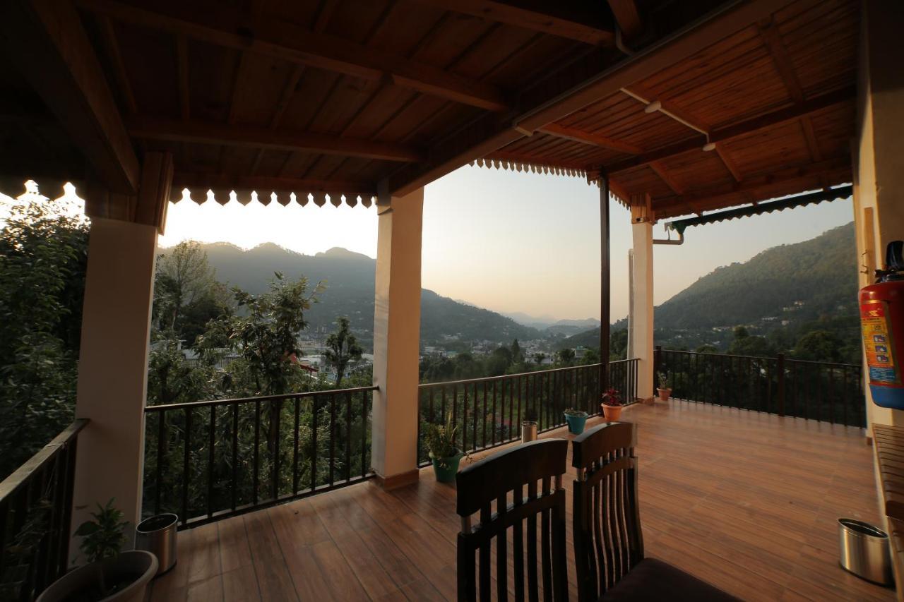 The Wooden Umbrella Near Kaichi Dhaam Homestay